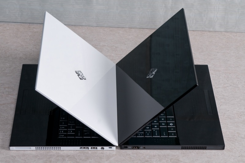 Illustration for article titled Voodoo's Envy 133 Is Thinnest Notebook Alive; Based On Intel Metro Concept Laptop